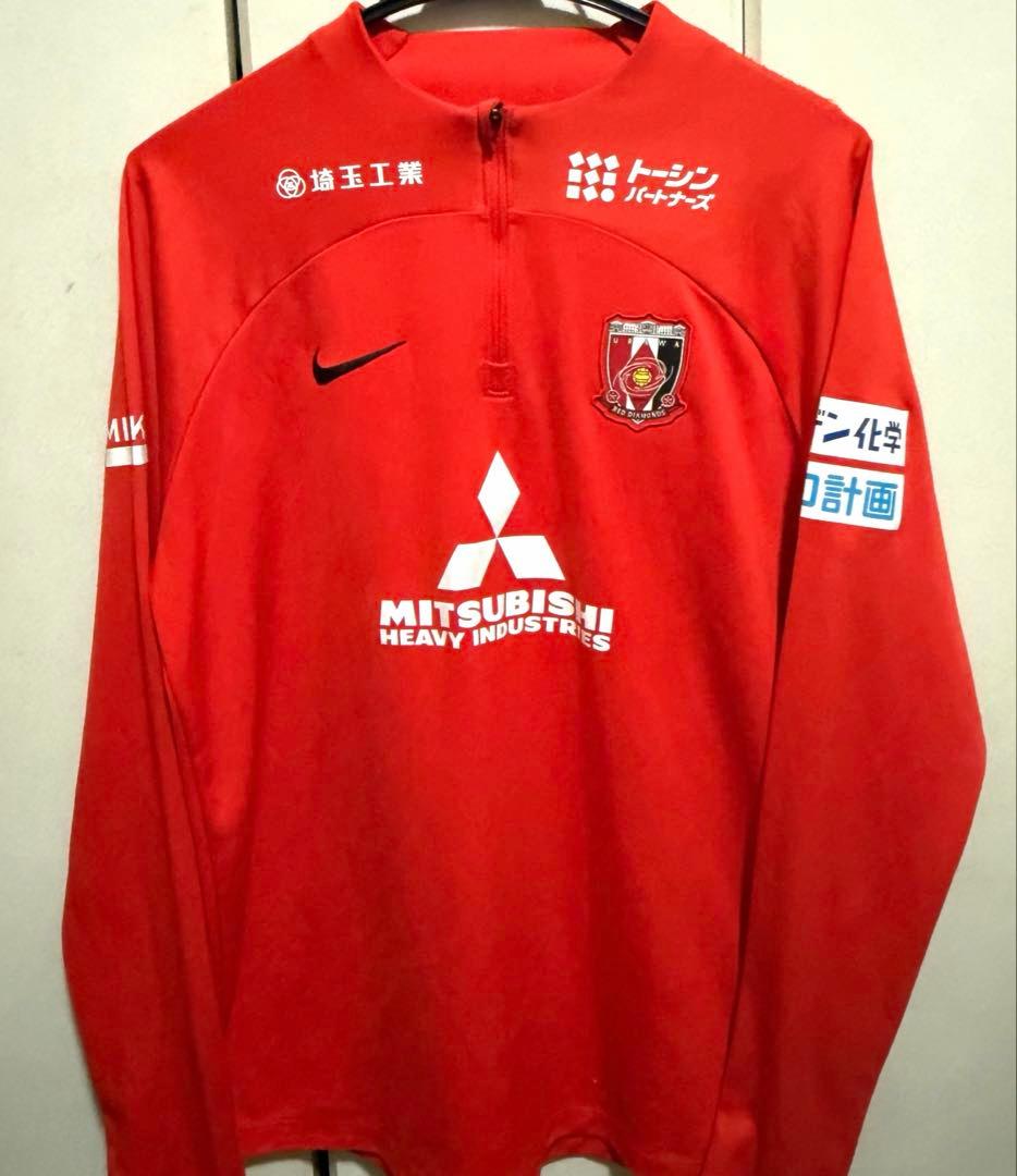 浦和レッズ　選手支給 ハーフジップジャージ　Ｌ