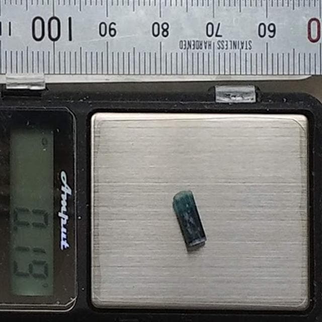 0.19g　インディゴライト　鉱物標本　原石　トルマリン