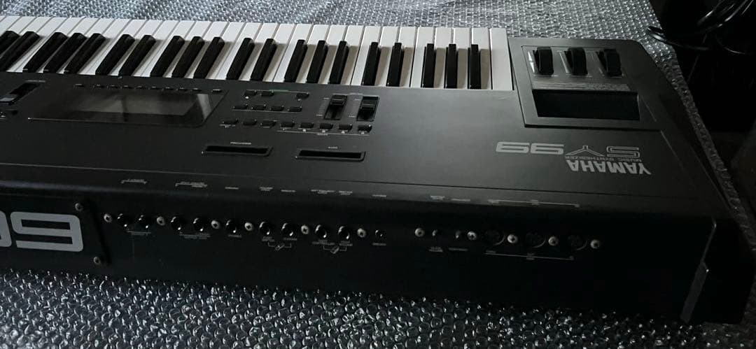 【最終値下げ!!】 ★希少★動作確認済みYamaha ヤマハ SY99 日本製