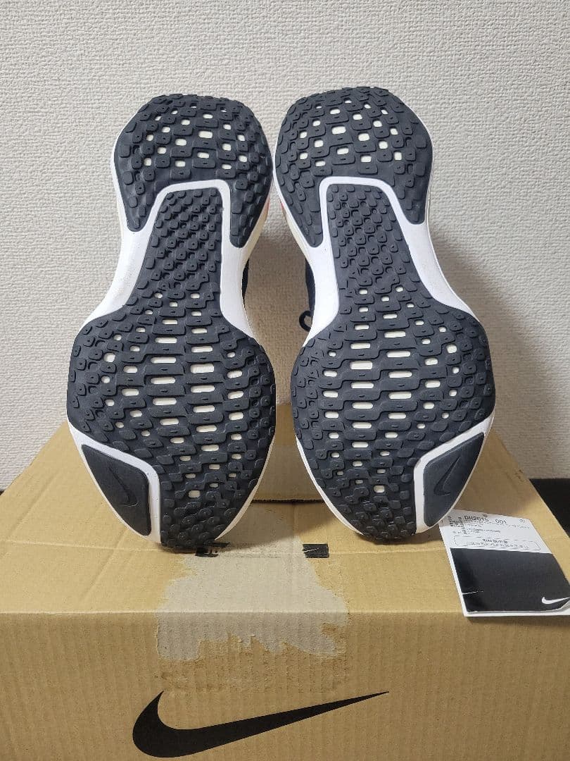 ナイキ　インヴィンシブルラン3 27cm