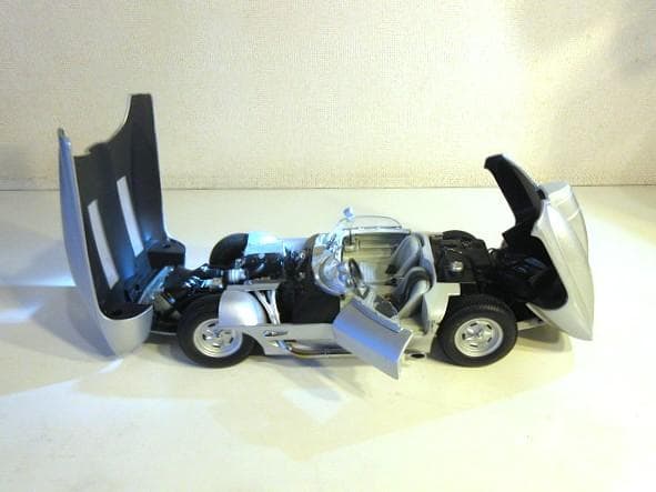 特価 AUTOart (1/18) コルベット Stingray Racer③