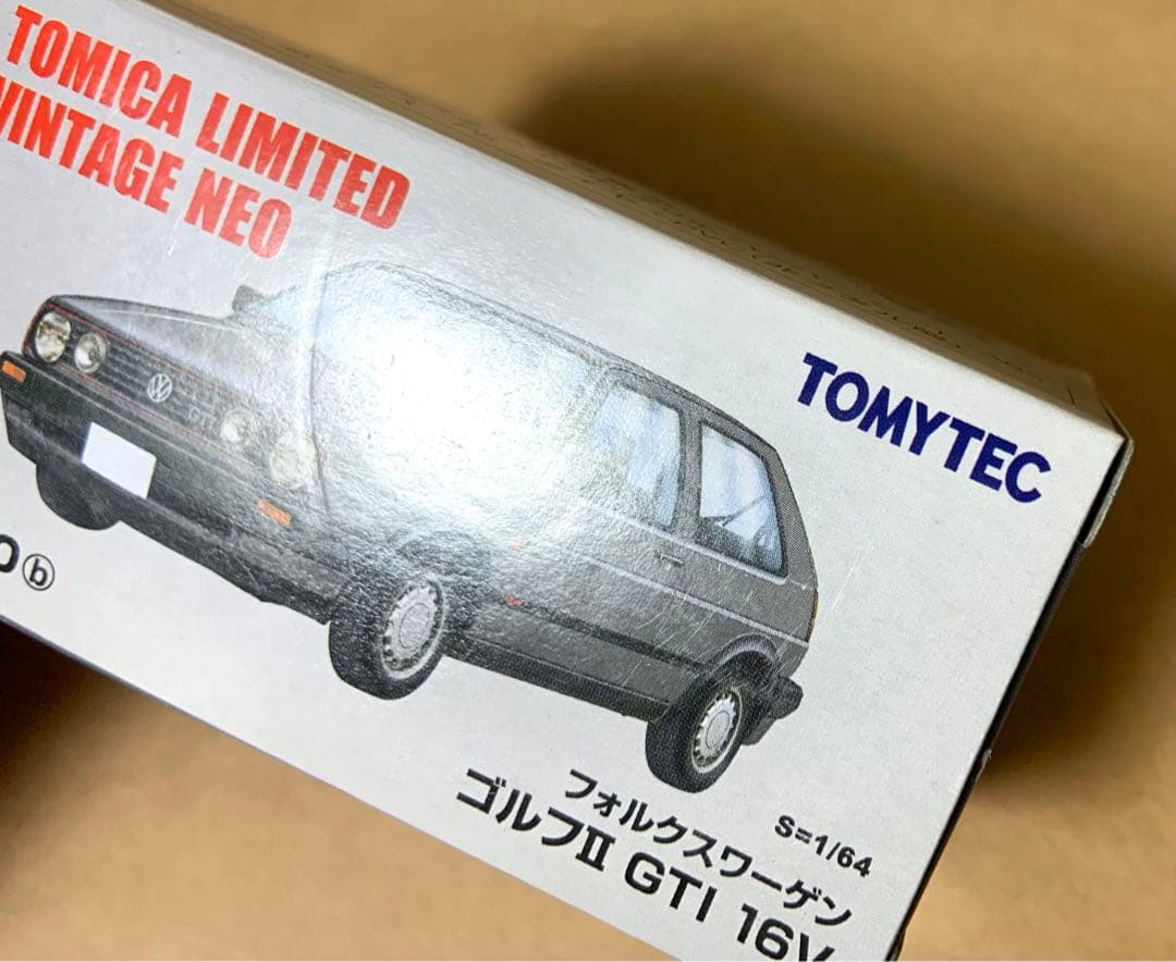 トミカ リミテッド ヴィンテージ ネオ　フォルクスワーゲン ゴルフⅡ　灰 70b