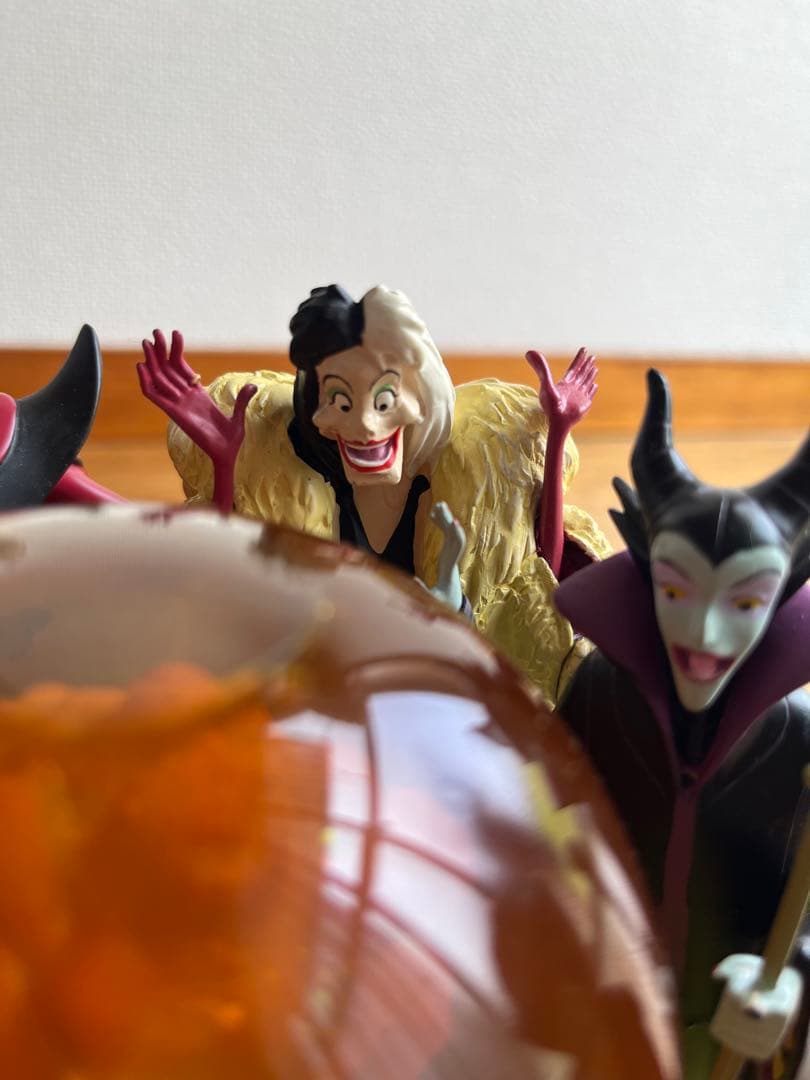 ディズニー ヴィランズのスノードーム