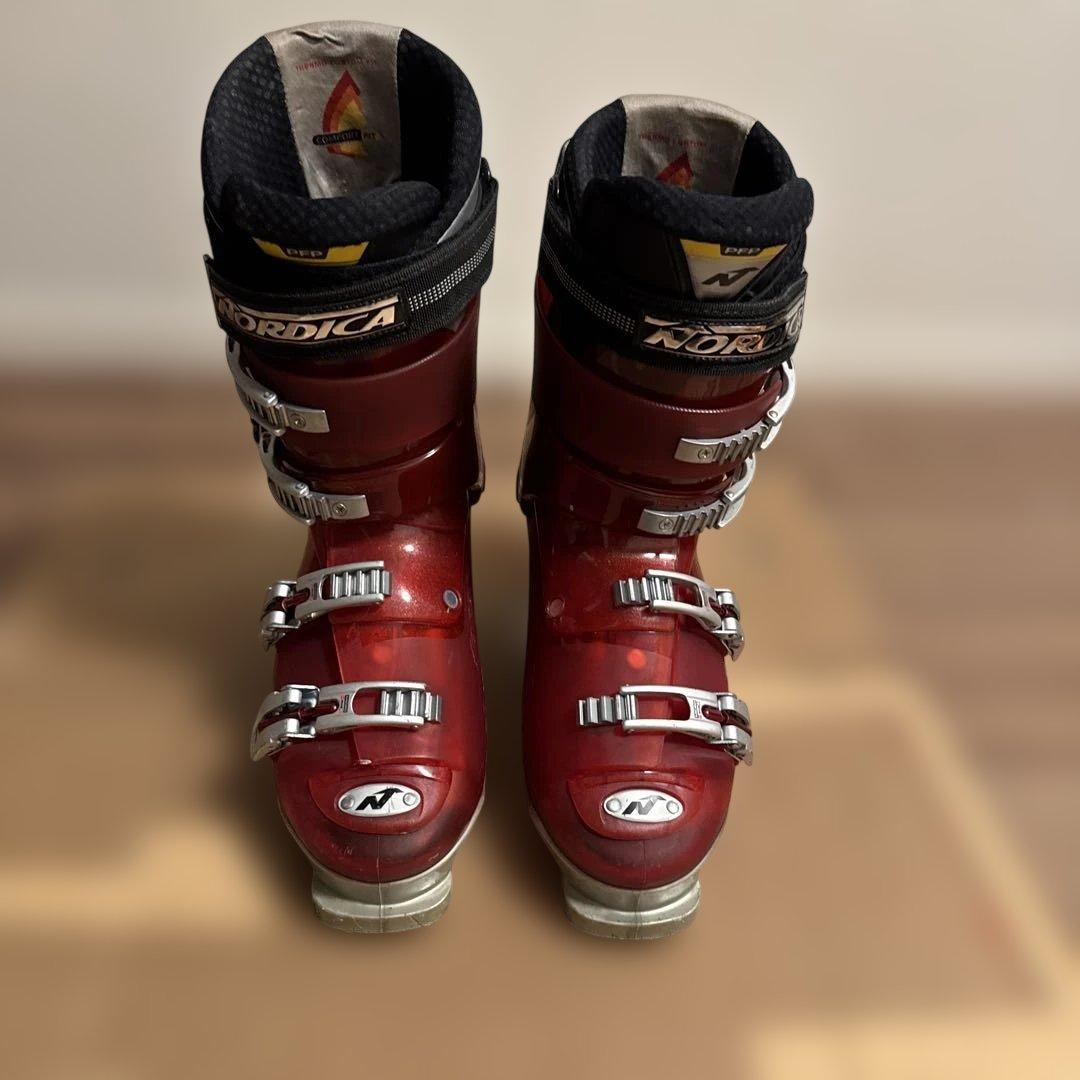 【ケース付き】28センチNordica スキーブーツ