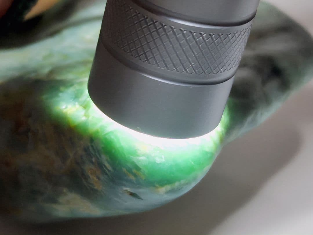 淡緑 254g 翡翠 ヒスイ 原石 鑑賞石 自然石 誕生石 鉱物 鉱石 水石