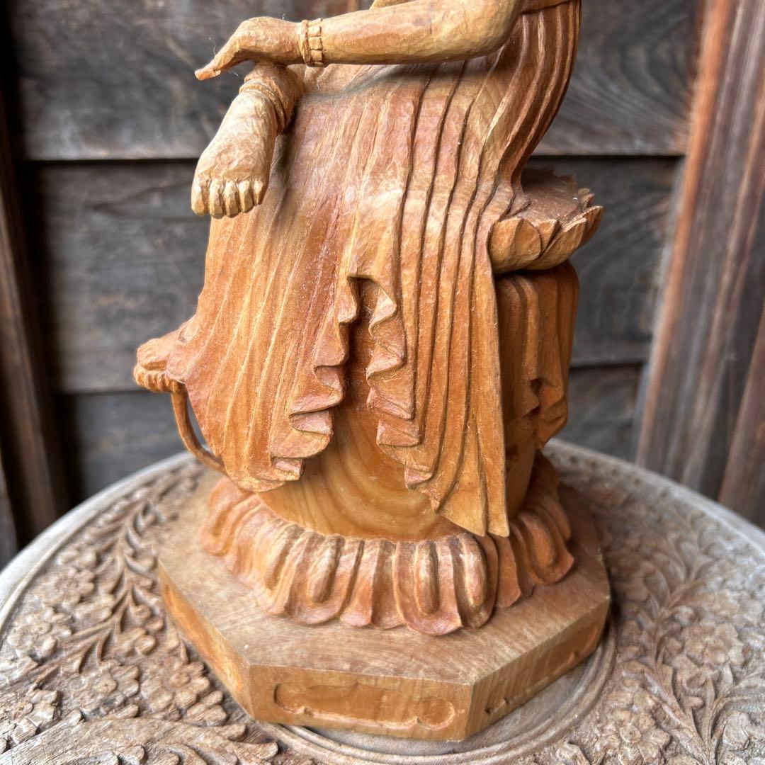 弥勒菩薩 木製 木彫り アンティーク 置物 仏教美術 阿弥陀如来