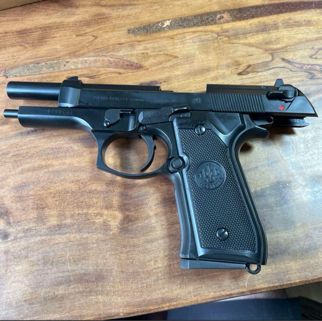Beretta M92F 9mm セミオートマチックピストル