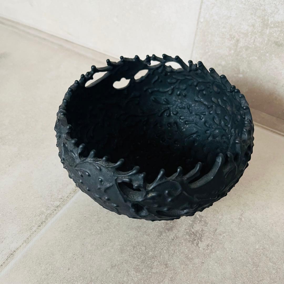 陶芸家　伊藤剛俊　黒　器　透かし彫り