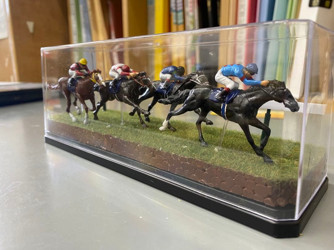 期間限定価格　競馬フィギュア　天皇賞・秋　イクイノックス　（ジオラマ）