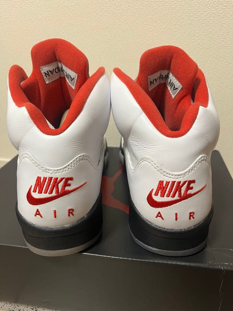 NIKE AIR JORDAN 5 RETRO エアジョーダン 5 レトロ