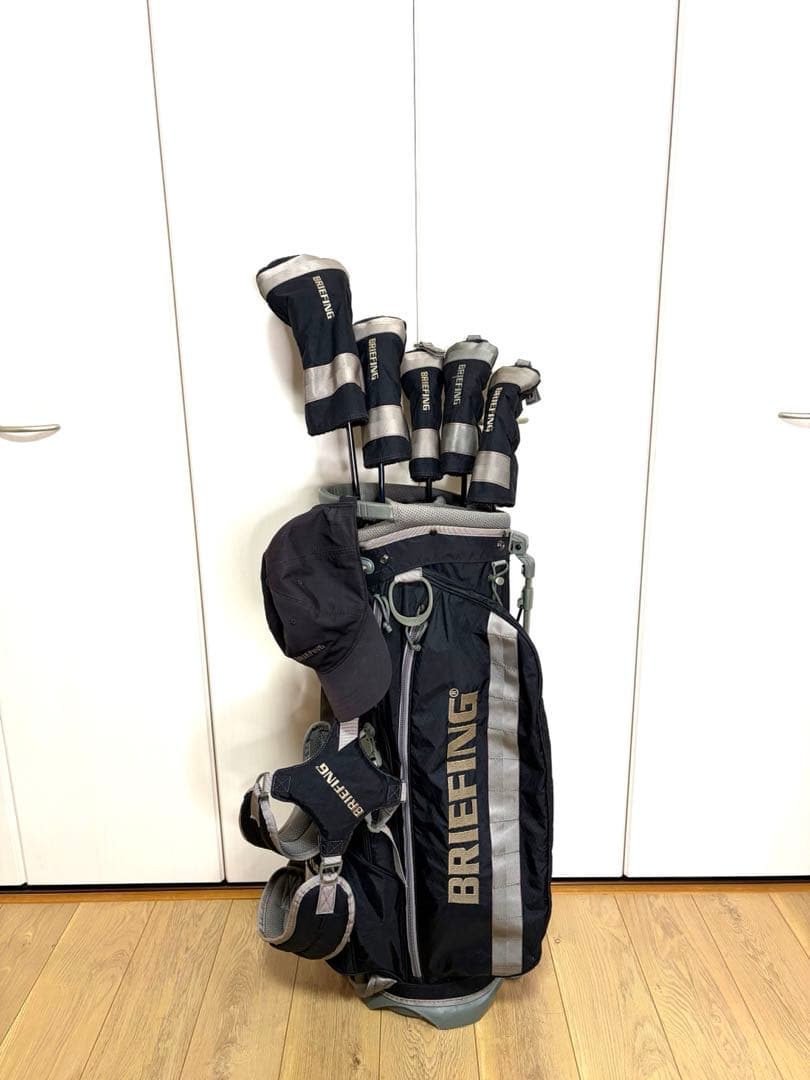 ブリーフィング　キャディバック&ヘッドカバーフルセット　キャップおまけ付き