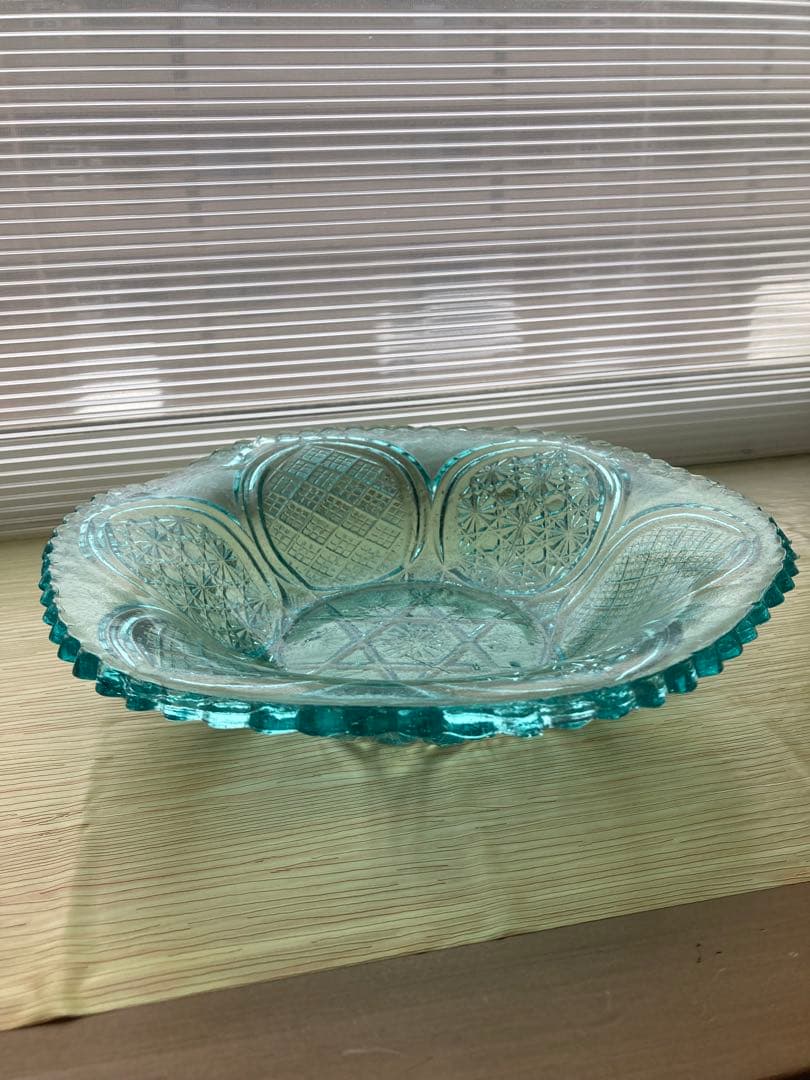 アンティーク 透明青色格子模様ガラスの器