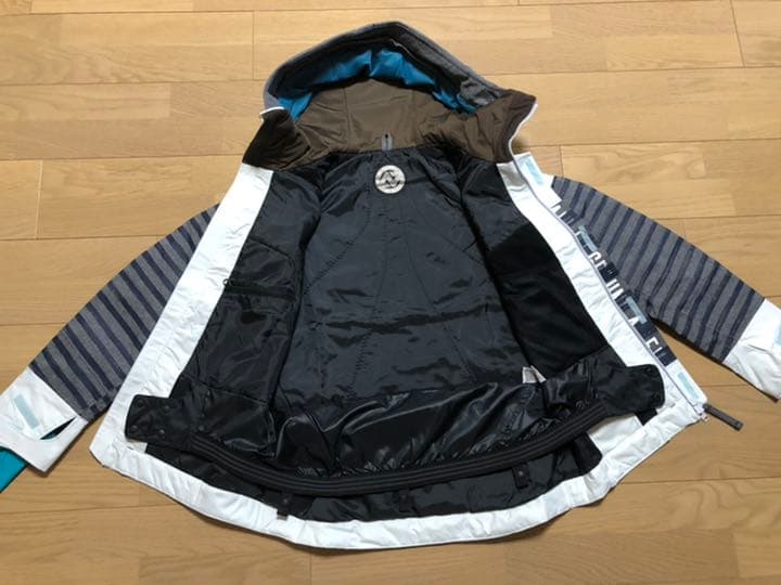 【最終値下げ】デサント　レディース　スノボ　ウェアー