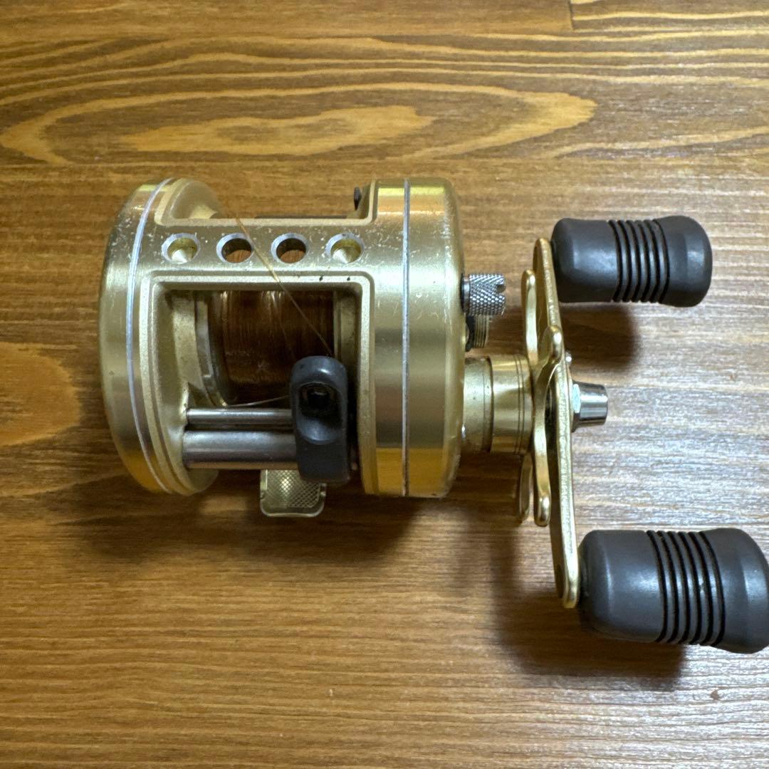 SHIMANO CALCUTTA ゴールド リール