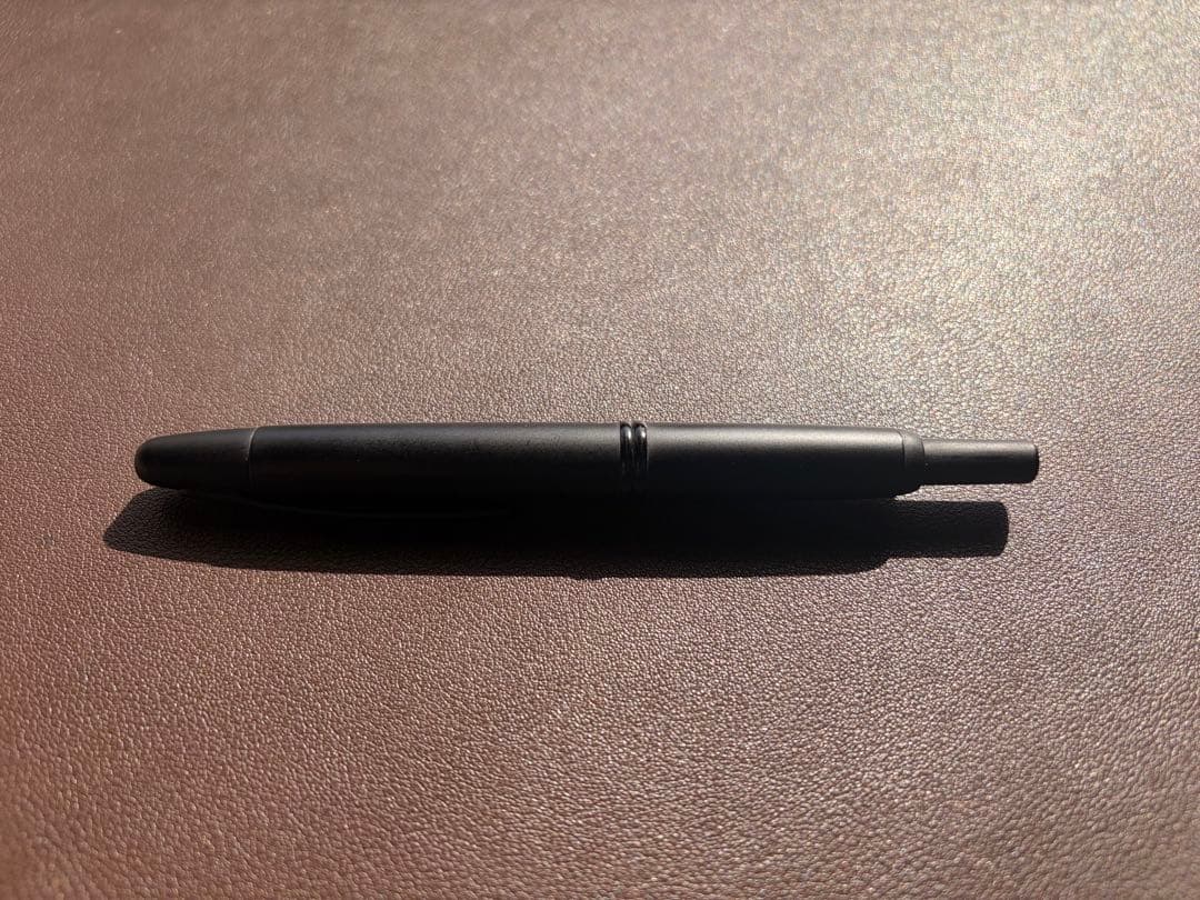 【PILOT】キャップレスマットブラックF＋コンバーター＋カートリッジ一箱強