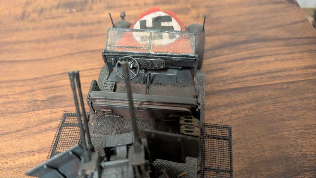 完成品プラモデル タミヤ　1/35スケール ドイツ8トンハーフトラック