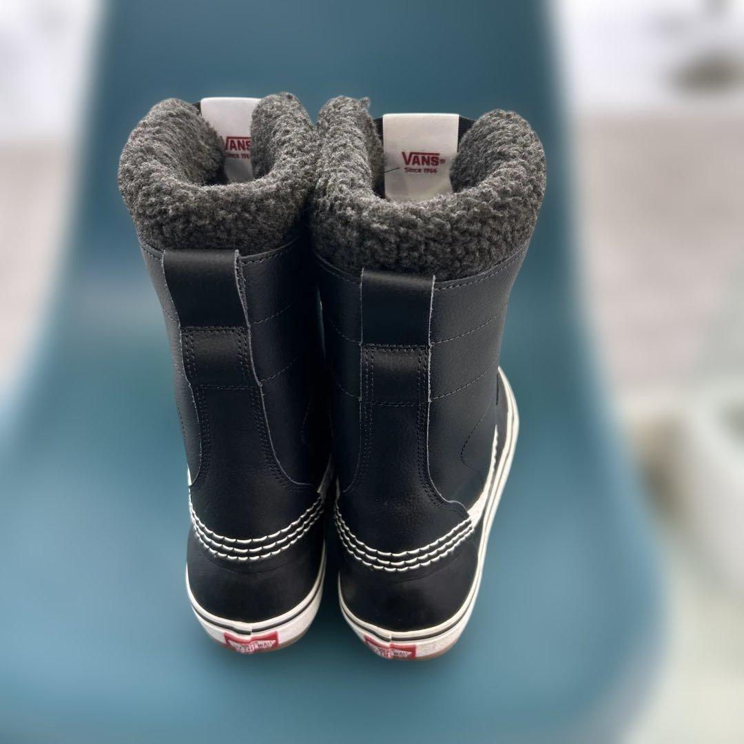 新品未使用品:VANS 防水スノーブーツ ブラック ハイカット