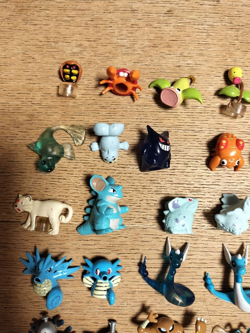 【時間と共に値下げ】希少　ポケモン　キャップ　ミニフィギュア 　セット　レア