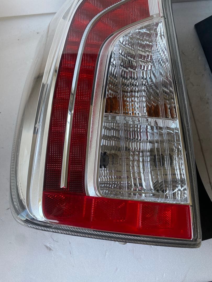 トヨタ プリウス 30系 後期 純正テールランプ 左右セット