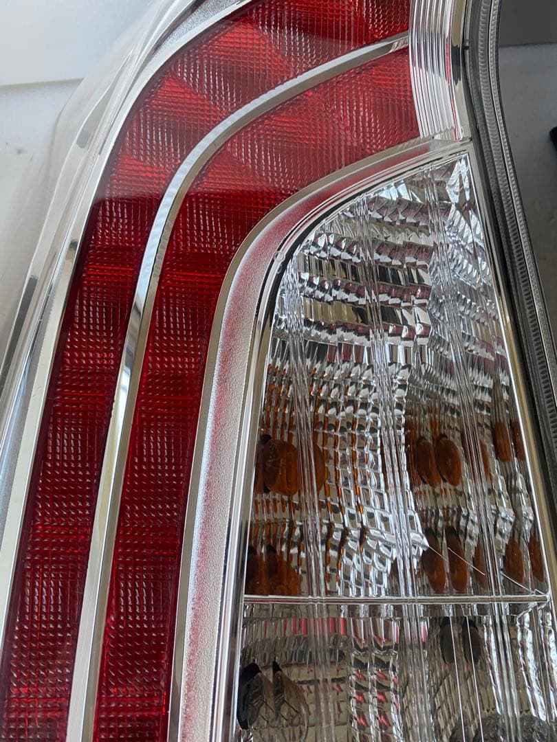 トヨタ プリウス 30系 後期 純正テールランプ 左右セット