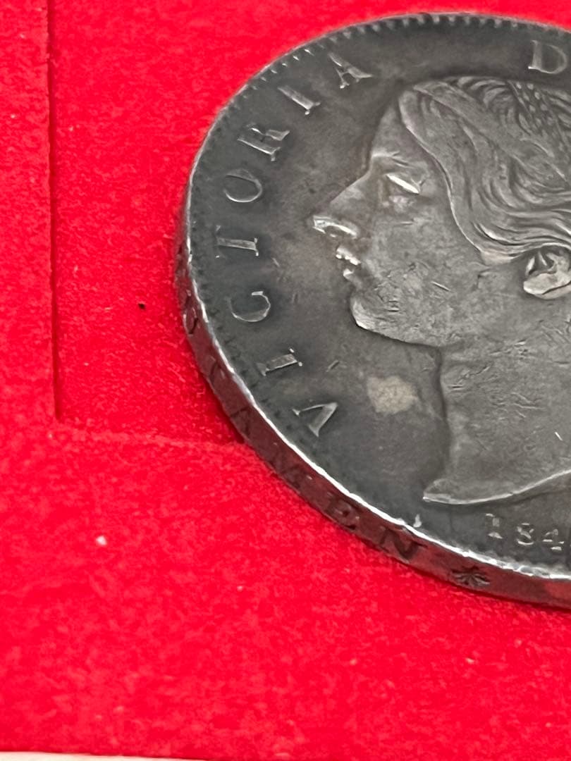 1844年 ヴィクトリア女王 クラウン銀貨　大型銀貨　トーンあり
