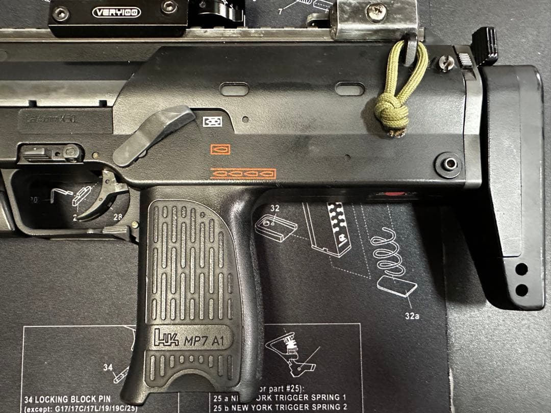 東京マルイ MP7A1 ガスブロ ドットサイト付き