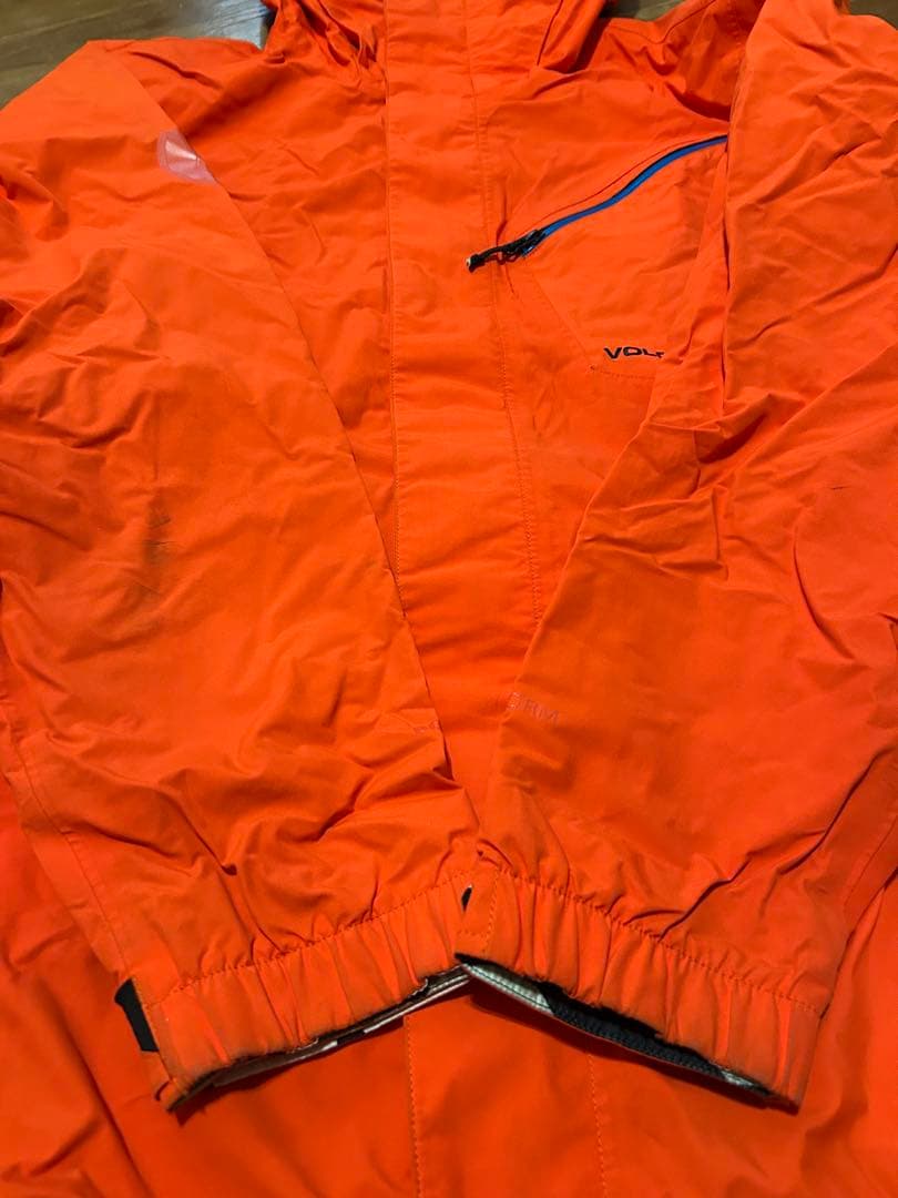 VOLCOM スノーボードジャケット オレンジ　サイズL 多機能