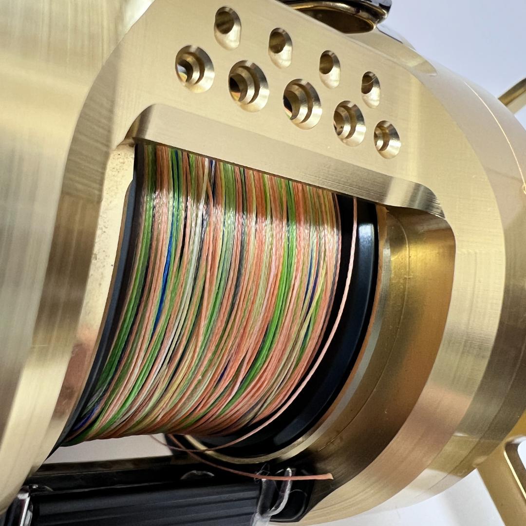 美品 SHIMANO 22オシアコンクエスト300HG(右) ジギング リール