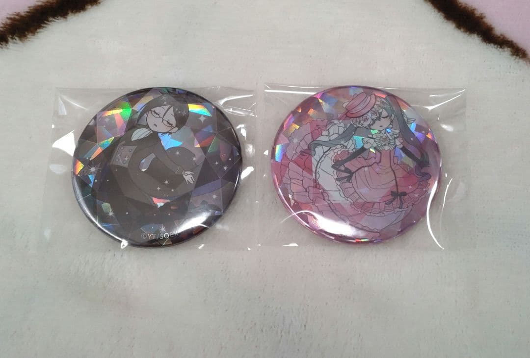 黒執事　宝石缶バッジ　セバスチャン　シエル(駒鳥)