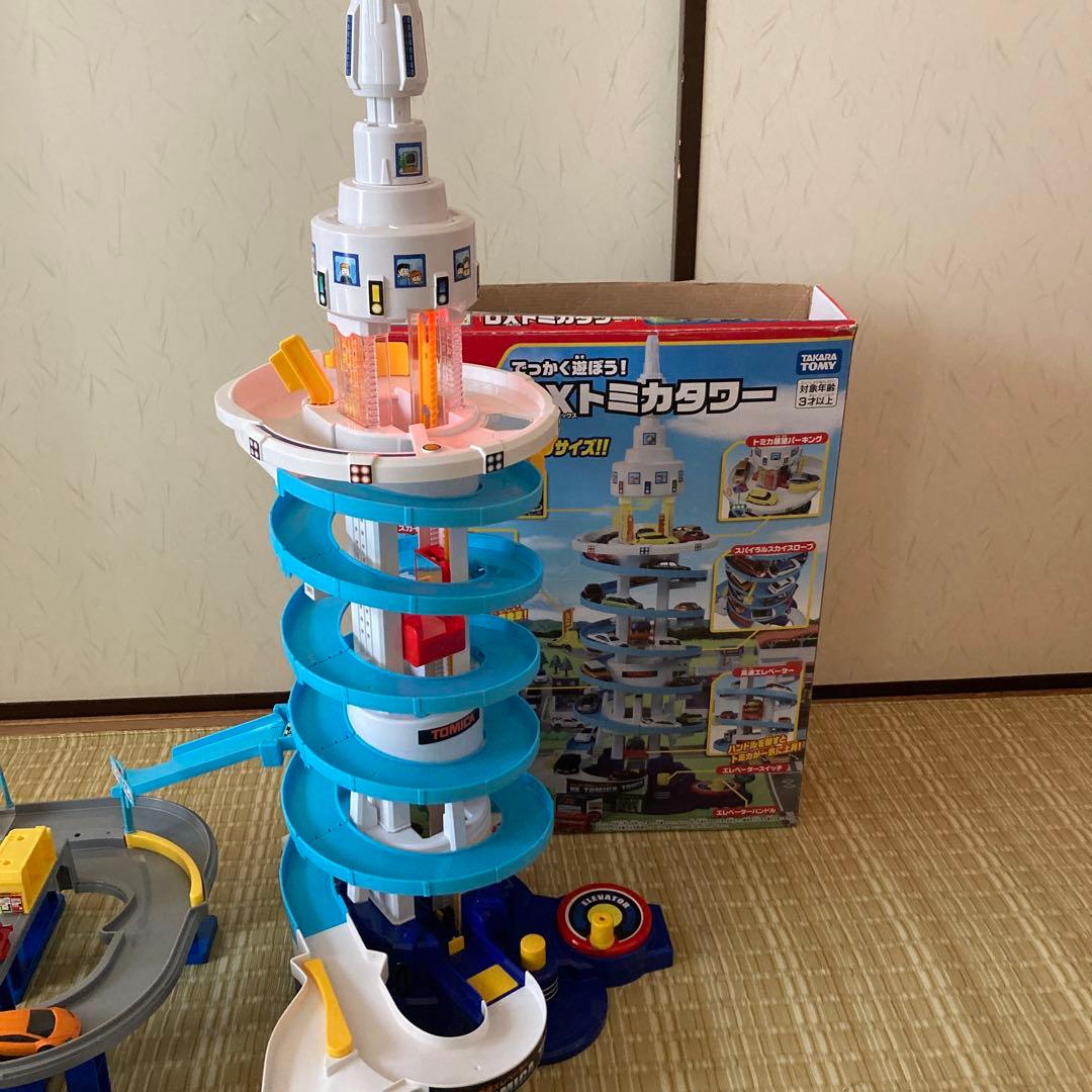 DXトミカタワー　アクション高速道路　トミカタウンどうろセット　トミカ本体多数！