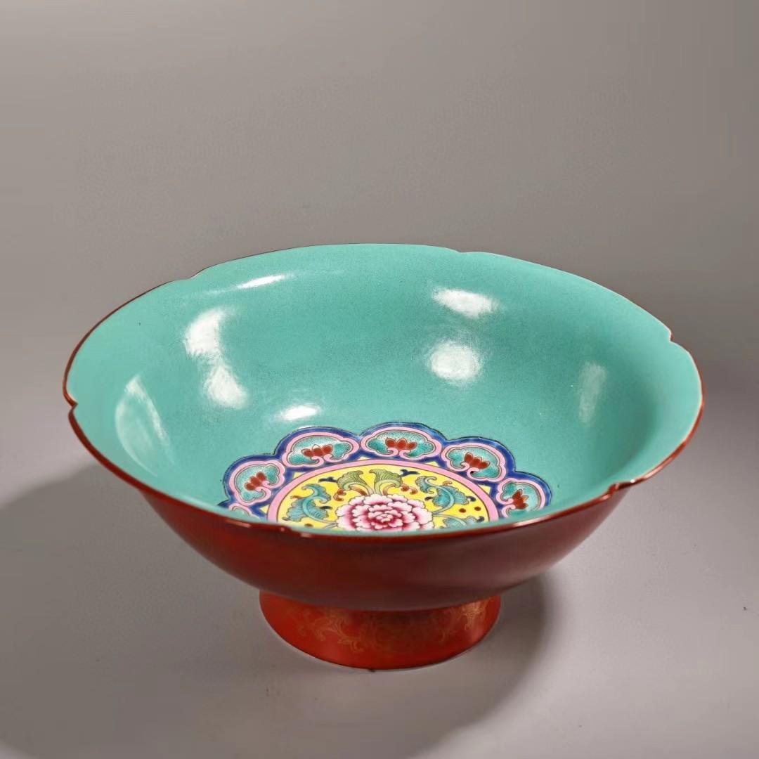 中国古美術・珍蔵七宝彩と粉彩・赤釉と描金磁器の碗・純手描き・箱付・置物・観賞皿