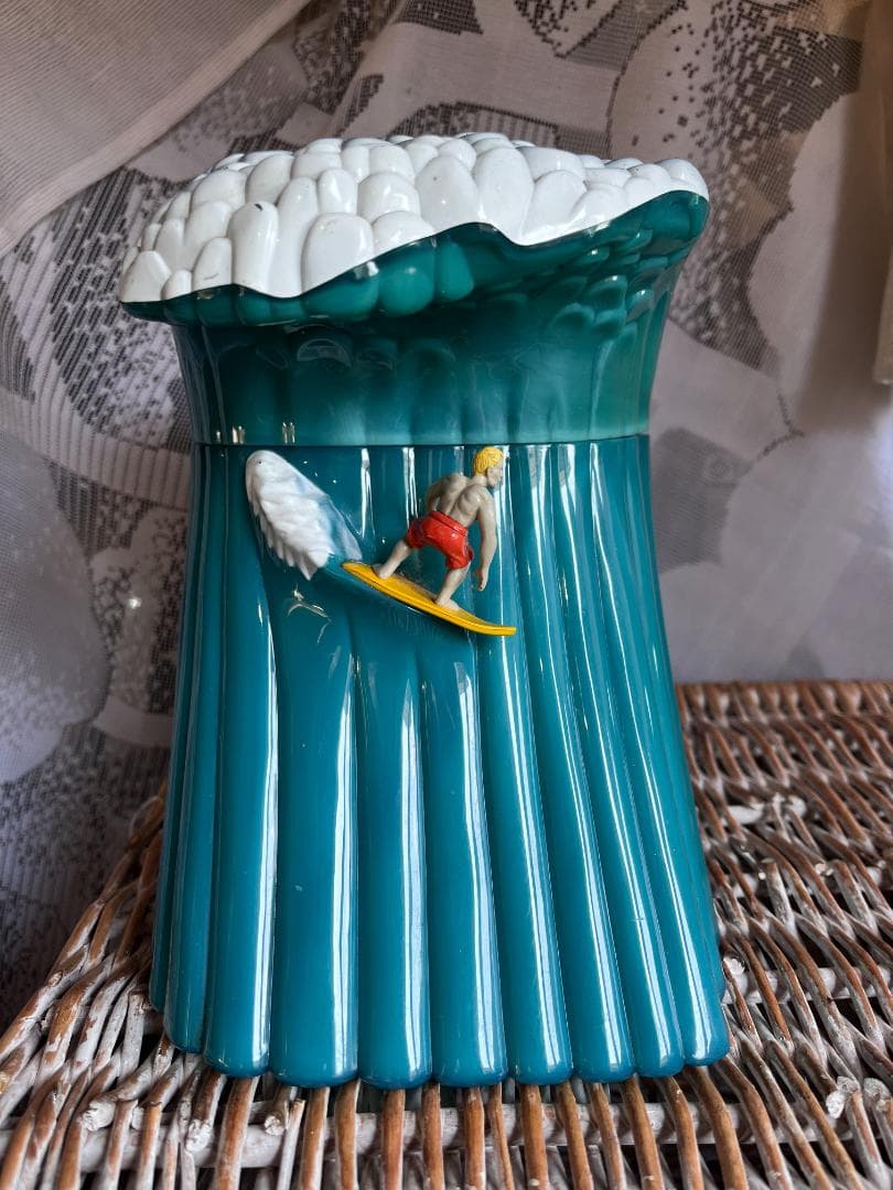 WAVE COOKIE JAR★ビーチボーイズ★サーフィンソング3曲が流れる