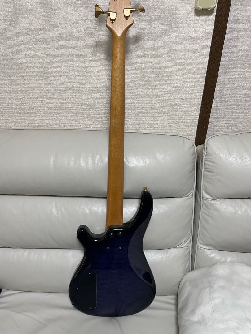 ダークブルー エレキベース ゴールドブリッジ