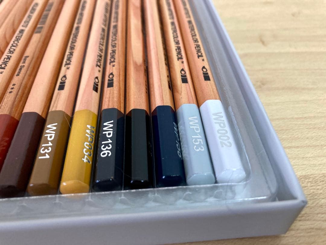 ホルベイン　水彩色鉛筆　50色セット