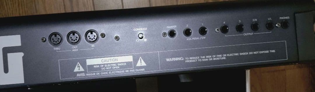 KORG M1　ケースつき