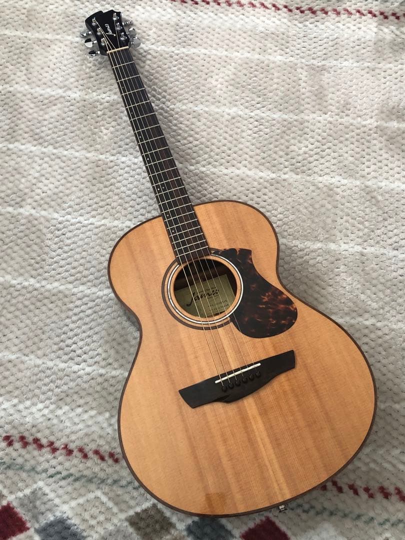嘉彦です♪James J800ANAT アコースティックギター