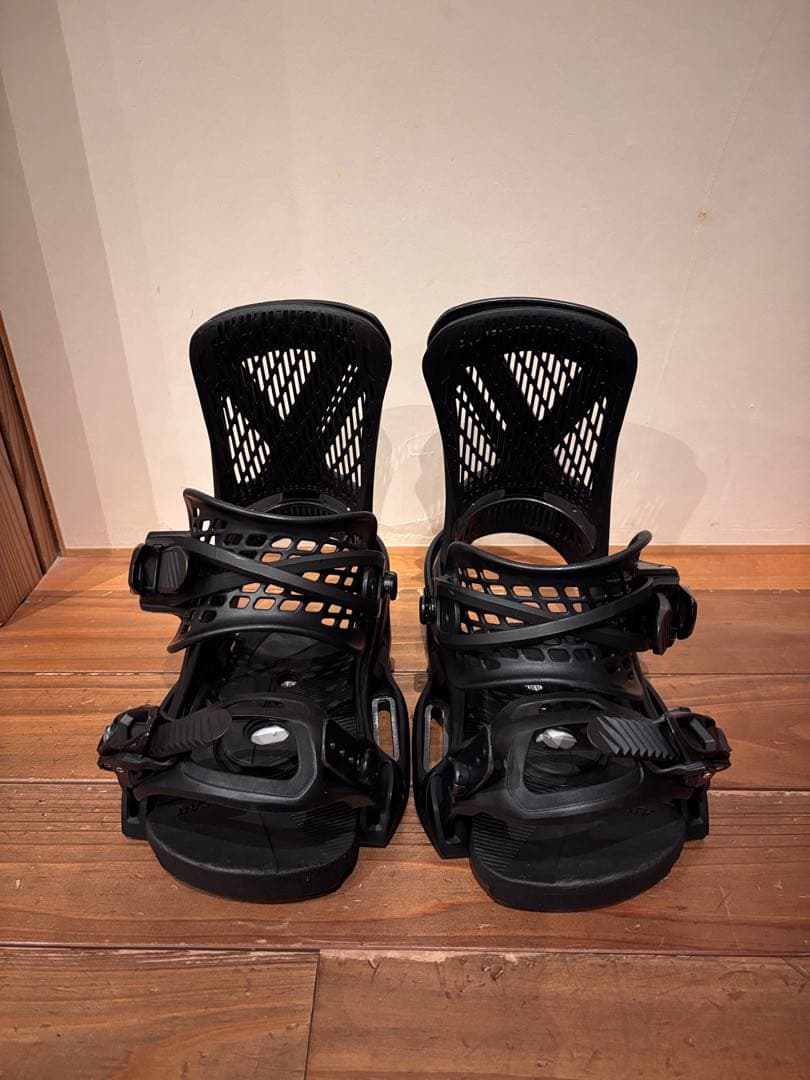 Burton genesis est sサイズ バートン ジェネシス