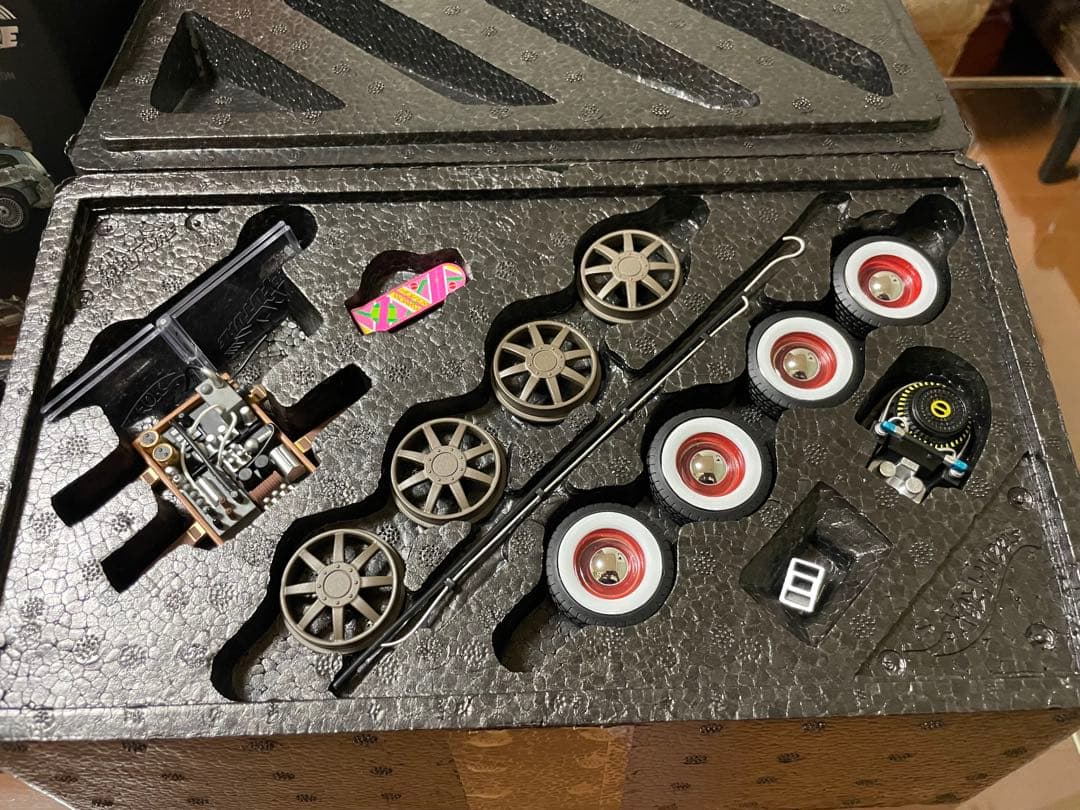 価格変更1/18ホットウィール バックトゥーザフューチャー アルティメット未展示