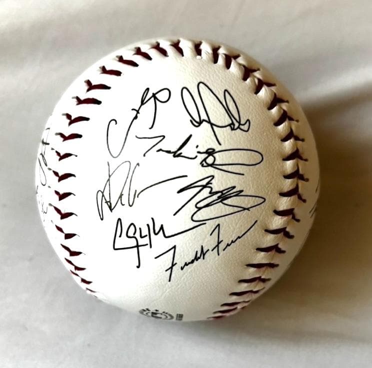 ドジャース 2025 世界一記念ボール 大谷翔平・山本由伸・佐々木朗希サイン入り