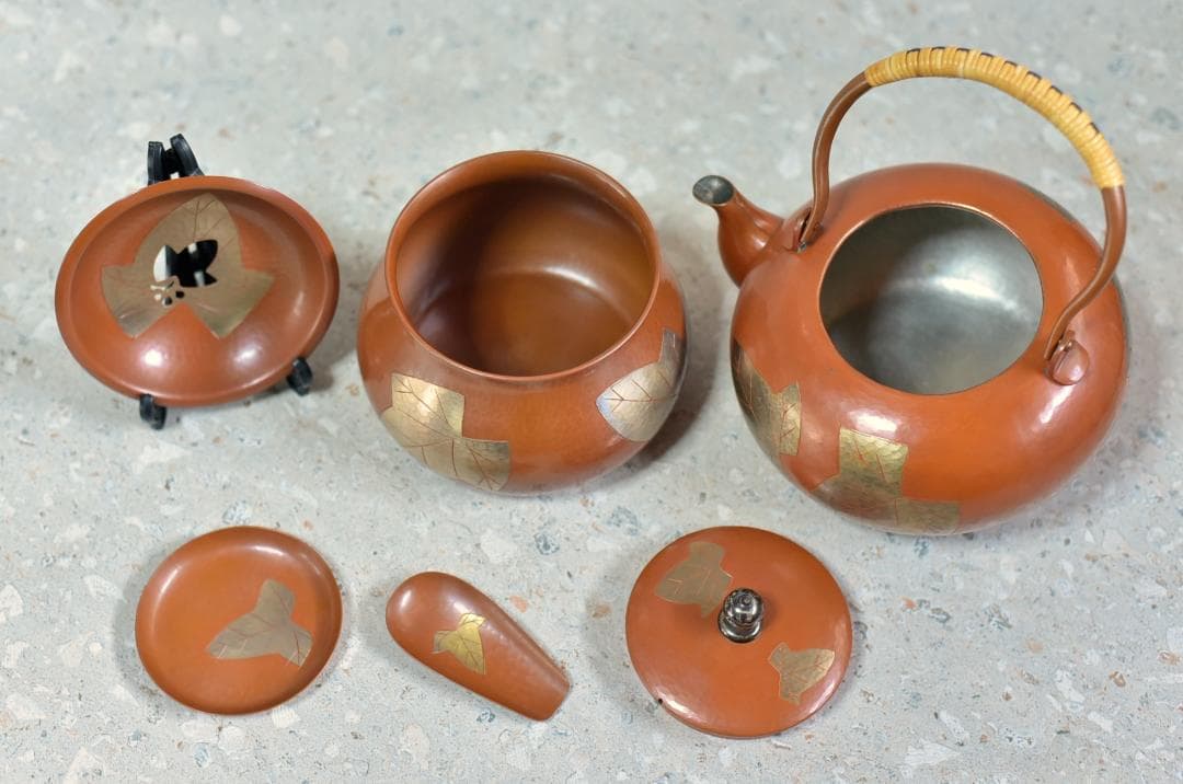 玉川堂、鎚起銅器、葉分茶器揃（7点）　銅器　共箱／茶道具