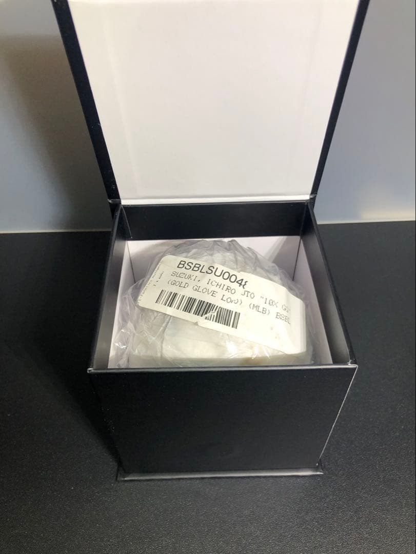 【イチロー 直筆サインボール】ボールケース、球団殿堂入り記念ボブルヘッド、セット