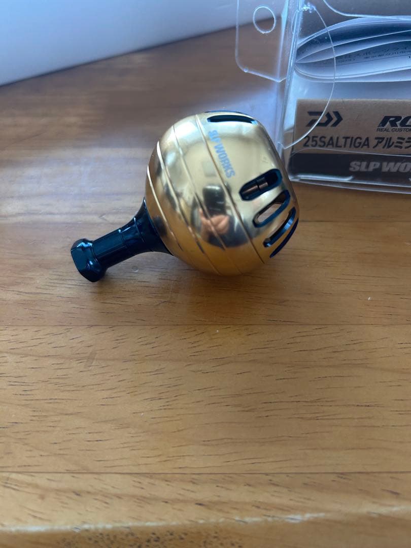 RCS 25 SALTIGA アルミラウンドノブ　ゴールド