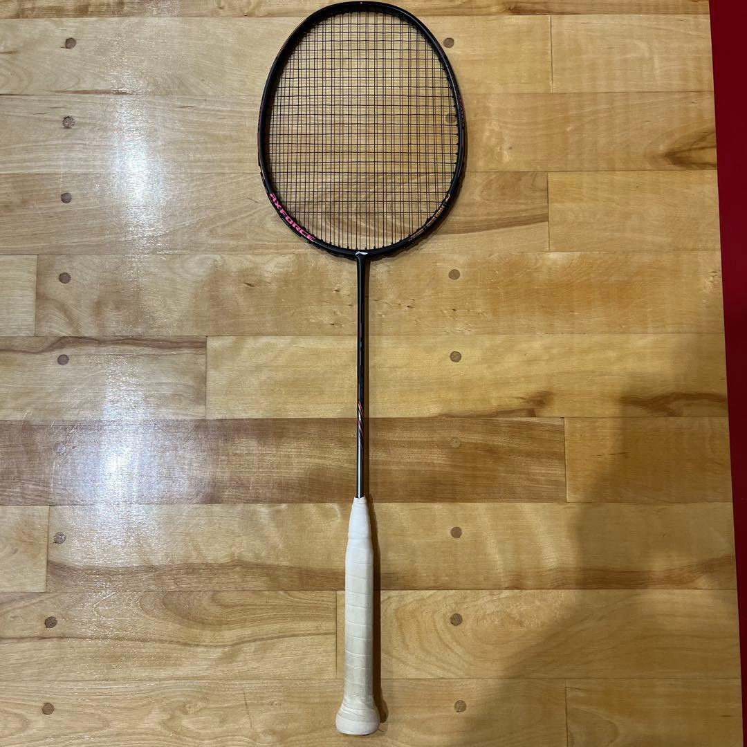 美品　AXFORCE 80バドミントンラケット 5U
