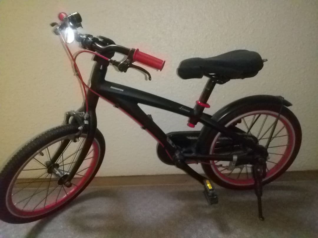 ブリジストン　レベナ　１６インチ　キッズバイク　黒　自転車　幼児　スポーツバイク