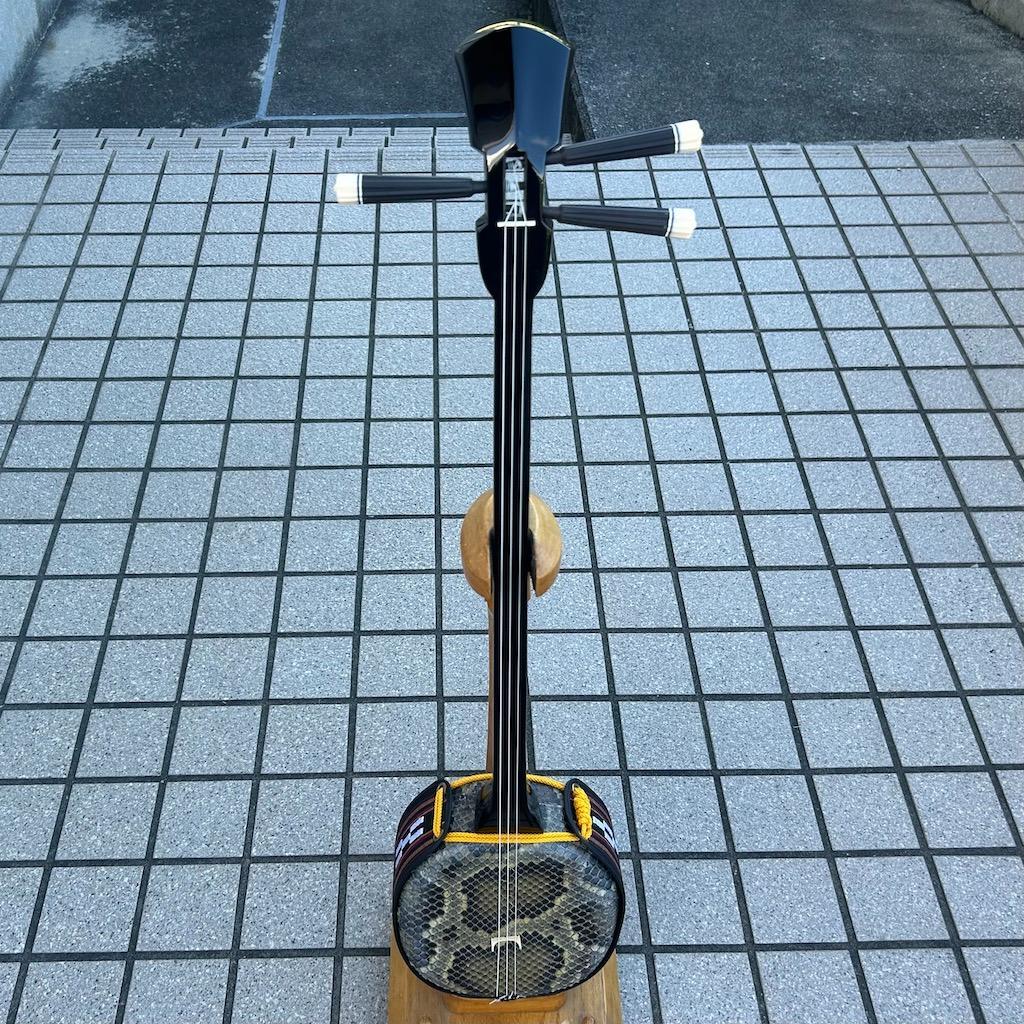 沖縄　三線　知念大工　ちねんでーく　カミゲン　黒木　本皮一枚張り　伝統工芸士製作