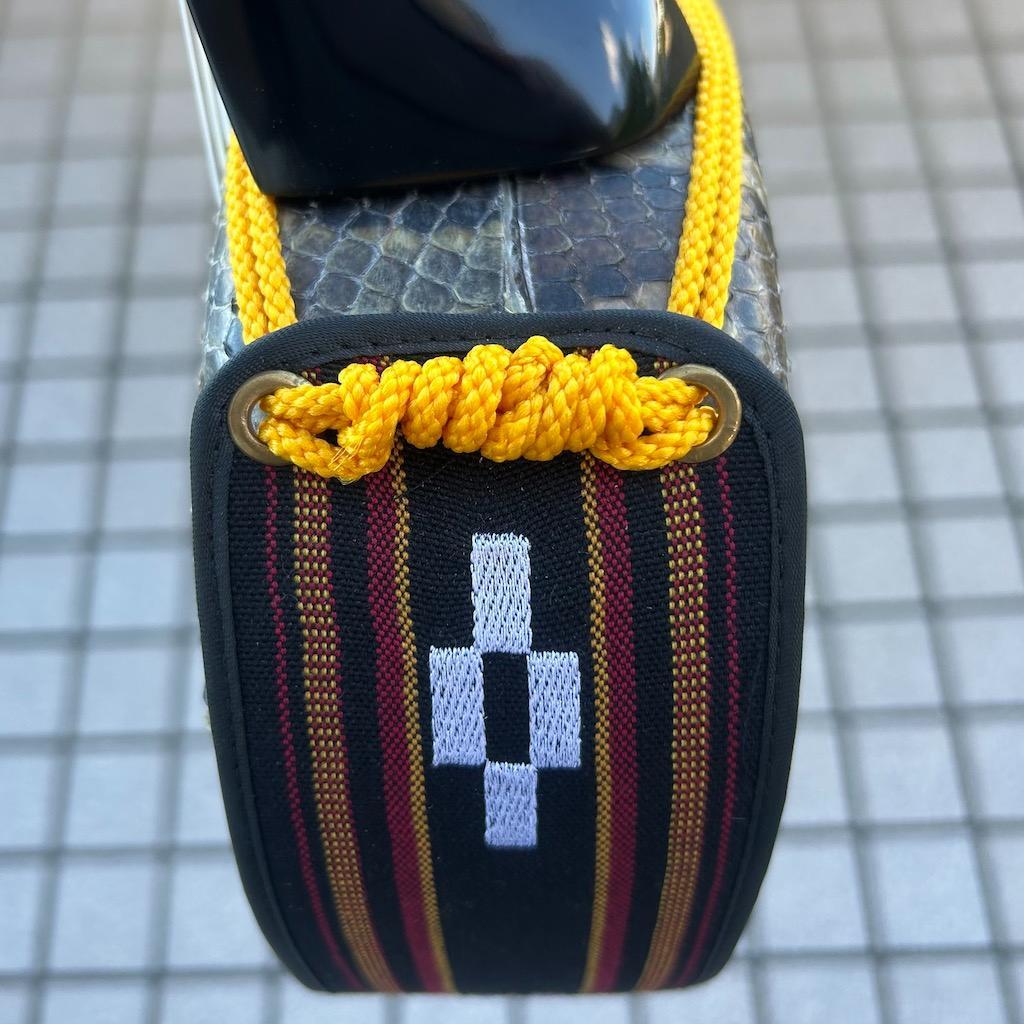 沖縄　三線　知念大工　ちねんでーく　カミゲン　黒木　本皮一枚張り　伝統工芸士製作