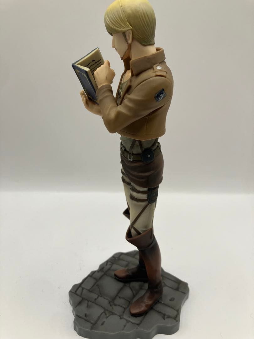 一番くじ　進撃の巨人　調査兵団　フィギュア　4体セット