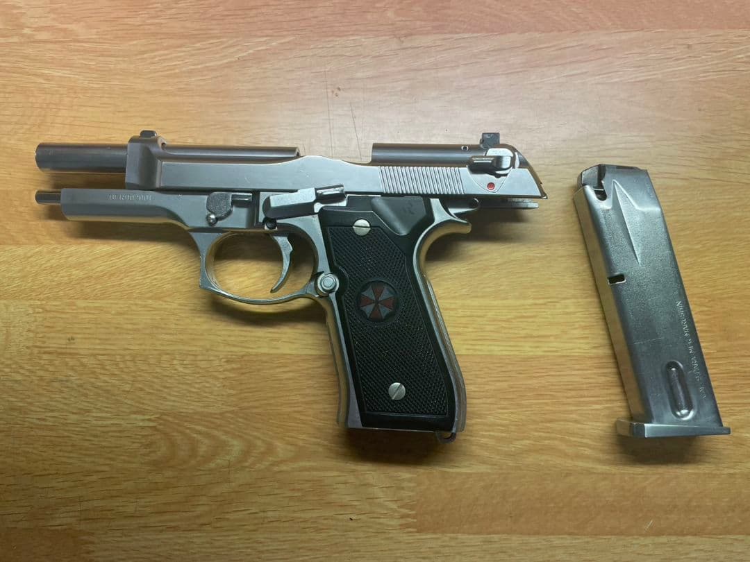 マルシン製モデルガンのベレッタ　M92F ブリガーディアシルバー