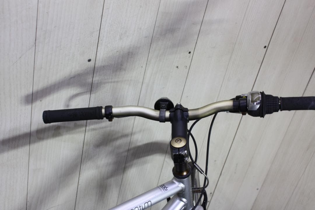 GIANT-MOMENTUM iNEED S-3 700C 7速480mmクロス