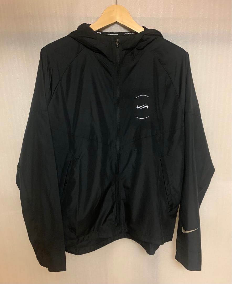 ナイキ　ランニングジャケット
